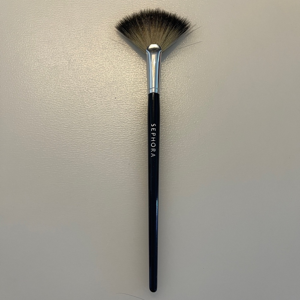 NEW SEPHORA COLLECTION Pro Fan Brush #65